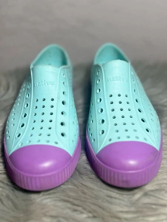 Native Jefferson Lightweight Mint Green Slip-On Lavender Sole Sneaker Size J4 - Picture 5 of 9